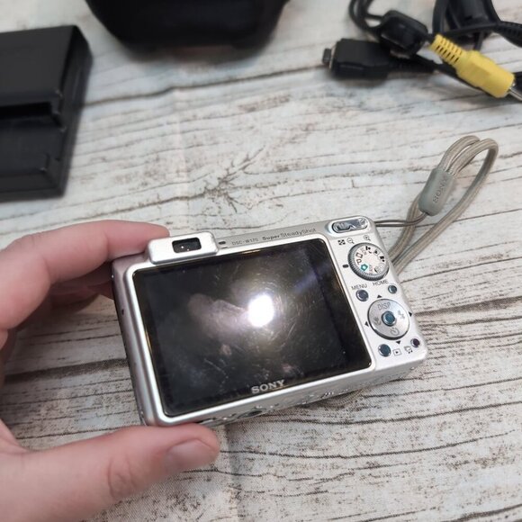 Sony Cyber-shot DSC-W170 Digital Camera Silver 10.1MP + Charger & Case - Picture 4 of 10